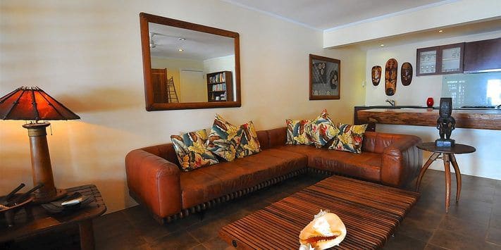 Deluxe Beachfront Suite — photo 2 of 3